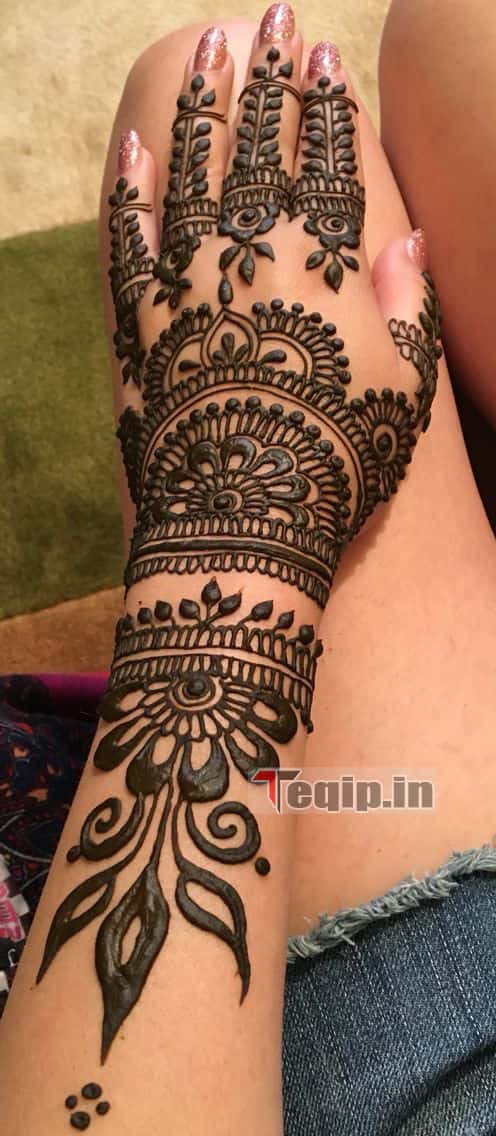 9 Special Mehndi Designs for Karwa Chauth Festival 2023