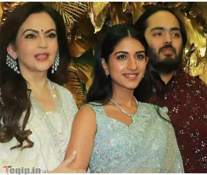 Some Photos of Anant Ambani & Radhika Merchant's Engagement Ceremony 